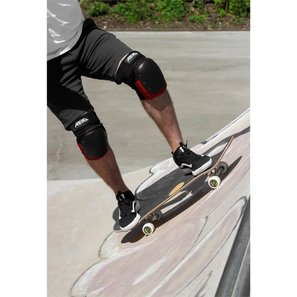 RKD620 REKD Ramp Knee Pads BlackRed Lifestyle 2.jpg