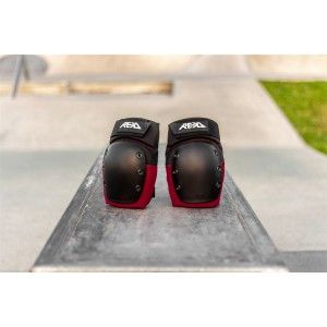 RKD620 REKD Ramp Knee Pads BlackRed Lifestyle 3.jpg