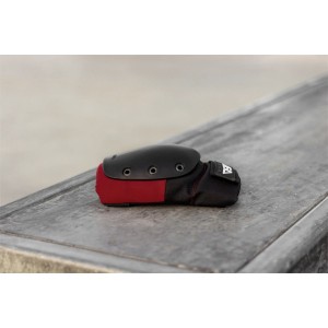 RKD620 REKD Ramp Knee Pads BlackRed Lifestyle 4.jpg
