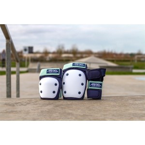 RKD600 REKD Heavy Duty Triple Pad Set BlueMint Lifestyle 2.jpg