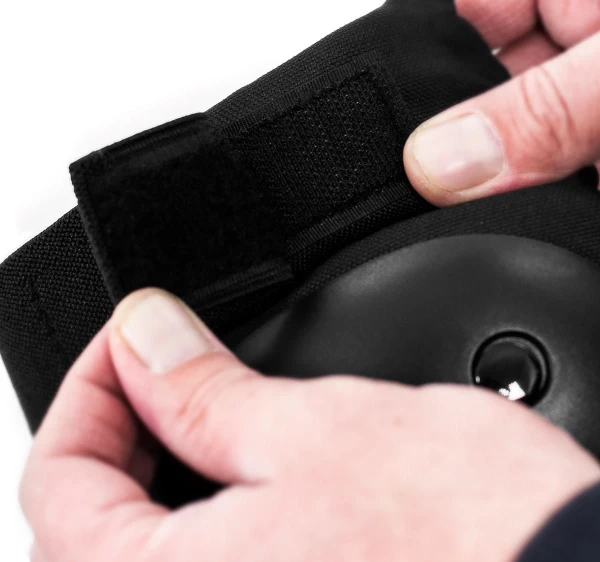 RKD600 REKD Heavy Duty Pad Set Black Elbow Pads Detail.jpg