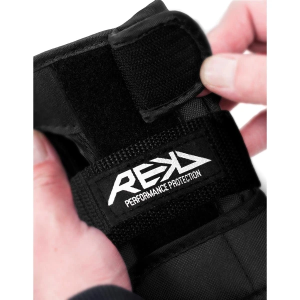 RKD600 REKD Heavy Duty Pad Set Black Wrist Guards Detail.jpg
