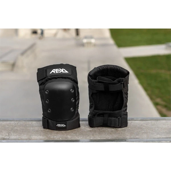 RKD650 REKD Pro Ramp Knee Pads Black Lifestyle 5.jpg