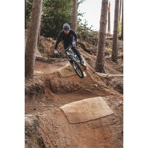 RKD800 REKD Status Gloves Grey Promo 05.jpg