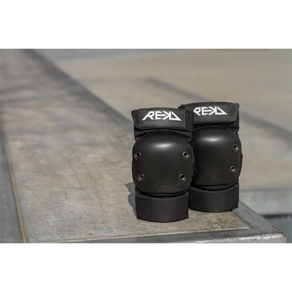 RKD630 REKD Ramp Elbow Pads Promo 02.jpg